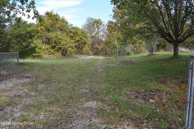 6687 Woods Pike, Pleasureville, KY 40057