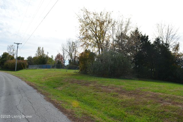 6687 Woods Pike, Pleasureville, KY 40057