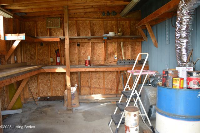 6687 Woods Pike, Pleasureville, KY 40057