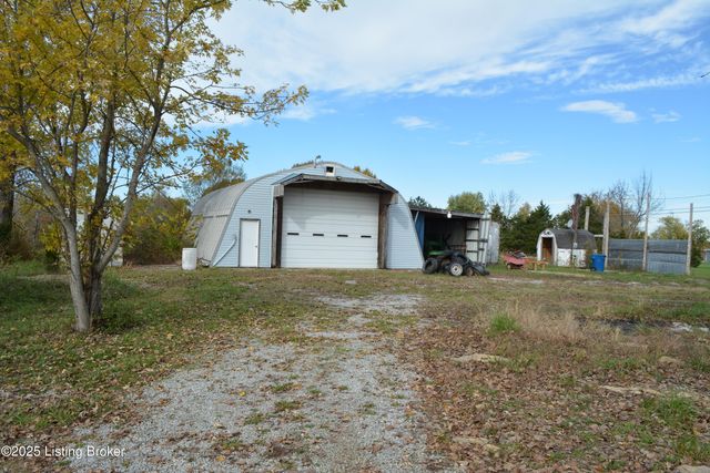 6687 Woods Pike, Pleasureville, KY 40057