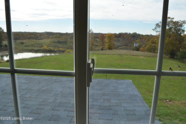 6687 Woods Pike, Pleasureville, KY 40057