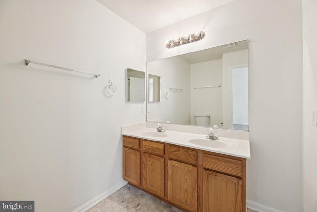 8421 GAUNTLET PL, White Plains, MD 20695