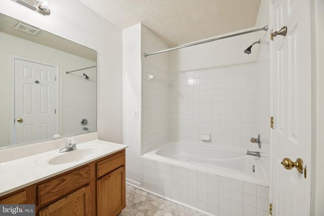 8421 GAUNTLET PL, White Plains, MD 20695