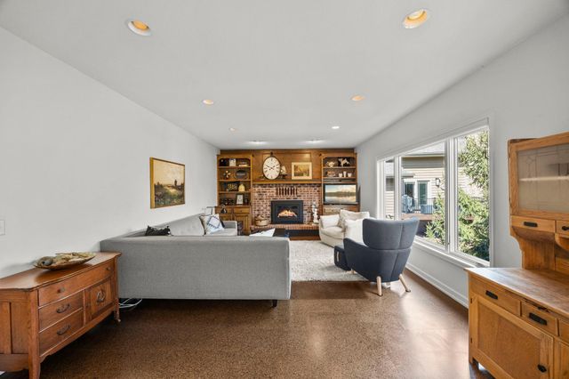 5500 Yorktown Lane N, Plymouth, MN 55442