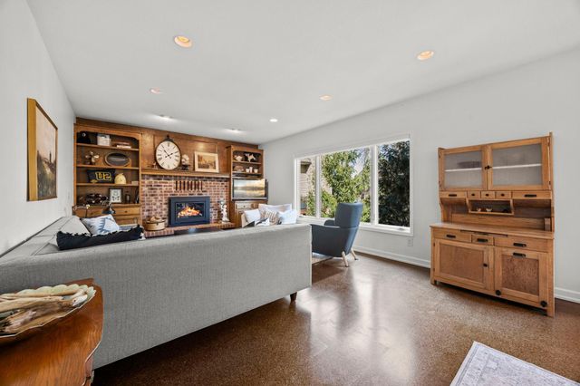 5500 Yorktown Lane N, Plymouth, MN 55442