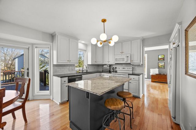 5500 Yorktown Lane N, Plymouth, MN 55442