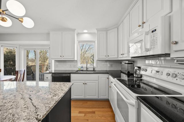 5500 Yorktown Lane N, Plymouth, MN 55442