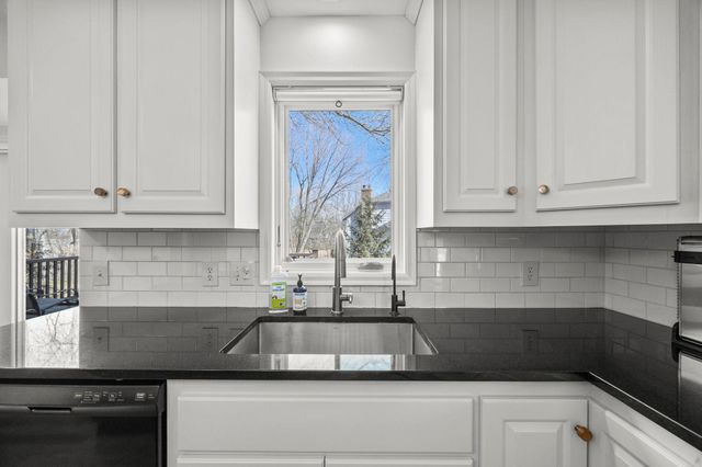 5500 Yorktown Lane N, Plymouth, MN 55442