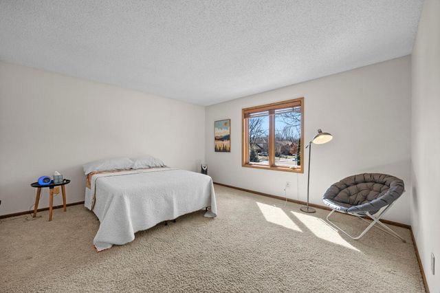 5500 Yorktown Lane N, Plymouth, MN 55442