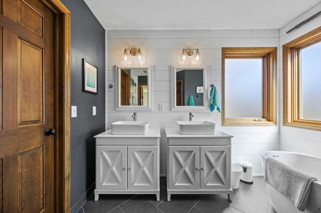 5500 Yorktown Lane N, Plymouth, MN 55442