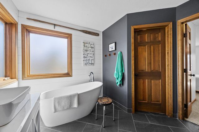 5500 Yorktown Lane N, Plymouth, MN 55442