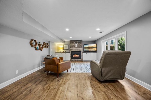 5500 Yorktown Lane N, Plymouth, MN 55442