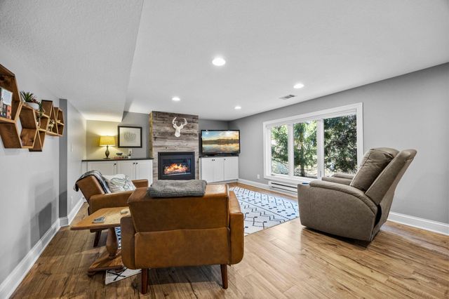 5500 Yorktown Lane N, Plymouth, MN 55442