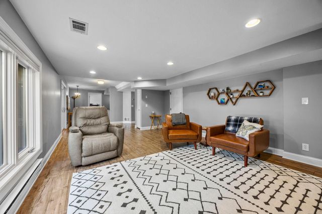 5500 Yorktown Lane N, Plymouth, MN 55442