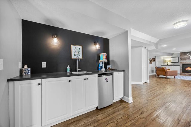 5500 Yorktown Lane N, Plymouth, MN 55442