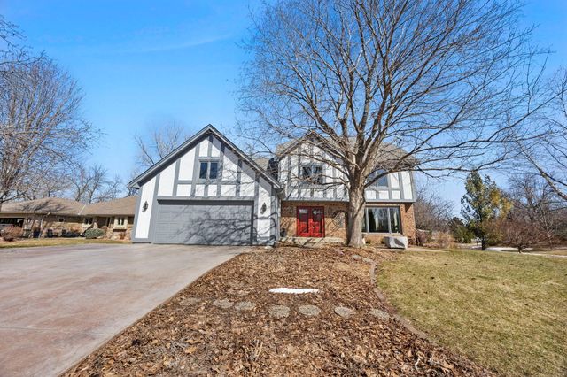 5500 Yorktown Lane N, Plymouth, MN 55442