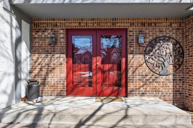 5500 Yorktown Lane N, Plymouth, MN 55442