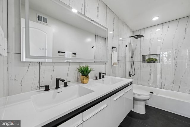 24 N GILMOR ST, Baltimore, MD 21223