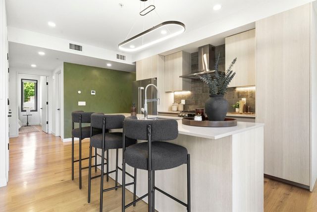 187-191 Condor St 5, Boston, MA 02128