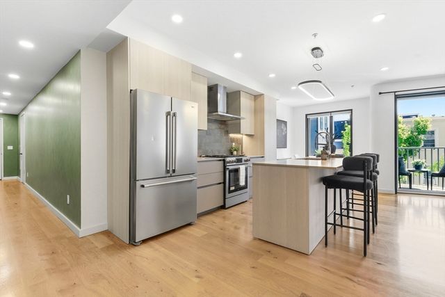 187-191 Condor St 5, Boston, MA 02128