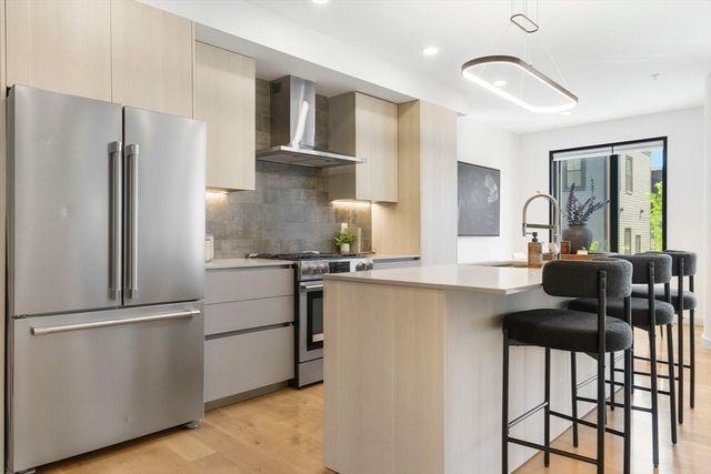 187-191 Condor St 5, Boston, MA 02128