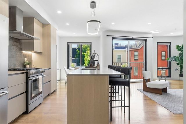 187-191 Condor St 5, Boston, MA 02128