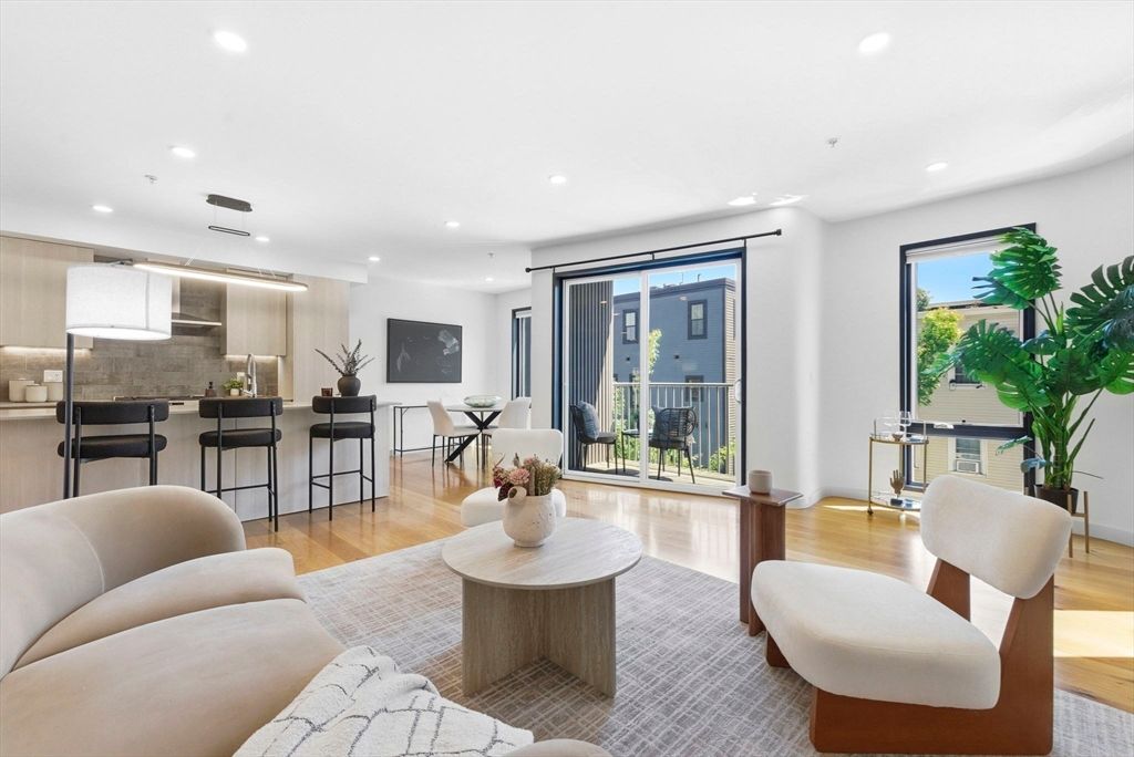 187-191 Condor St 5, Boston, MA 02128