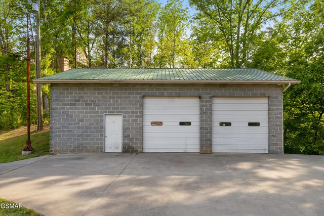 1181 Pine Mountain Road, Sevierville, TN 37862