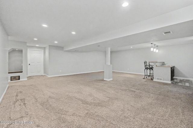 309 Rockcrest View Ct, Louisville, KY 40245