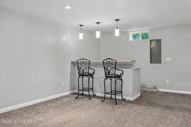 309 Rockcrest View Ct, Louisville, KY 40245