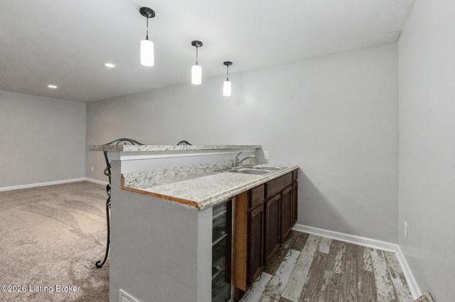 309 Rockcrest View Ct, Louisville, KY 40245
