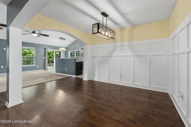 309 Rockcrest View Ct, Louisville, KY 40245
