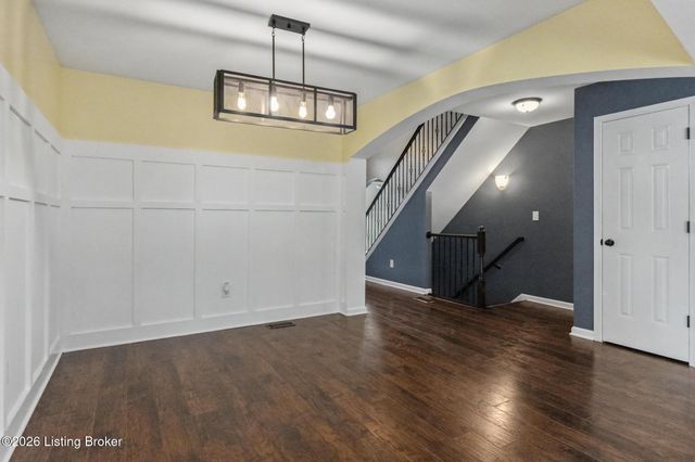 309 Rockcrest View Ct, Louisville, KY 40245