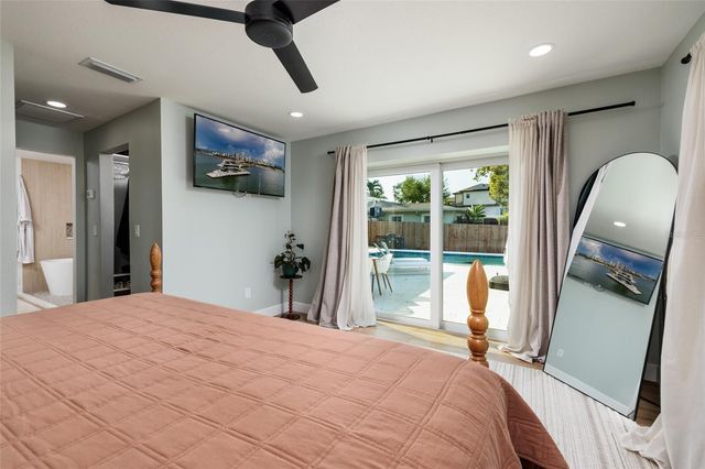 9294 TREASURE LANE NE, St Petersburg, FL 33702