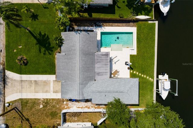 9294 TREASURE LANE NE, St Petersburg, FL 33702