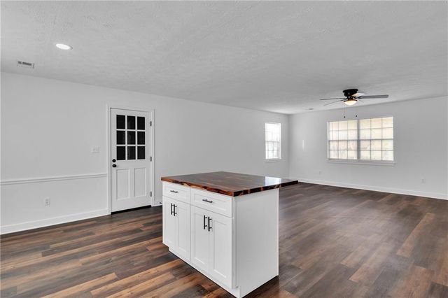 9056 Chestnut Lake Drive, Jonesboro, GA 30236