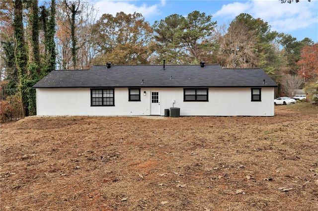 9056 Chestnut Lake Drive, Jonesboro, GA 30236