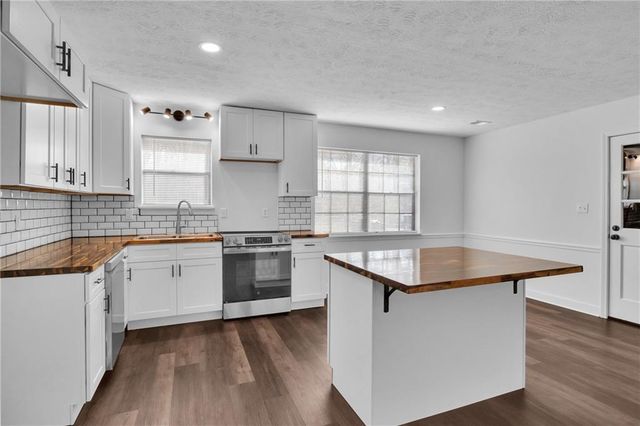 9056 Chestnut Lake Drive, Jonesboro, GA 30236