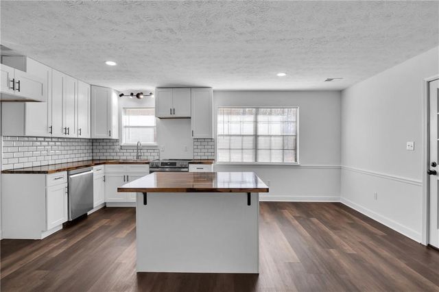 9056 Chestnut Lake Drive, Jonesboro, GA 30236