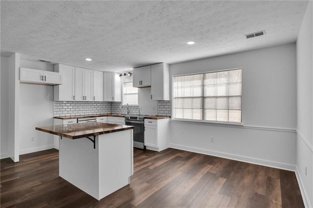 9056 Chestnut Lake Drive, Jonesboro, GA 30236