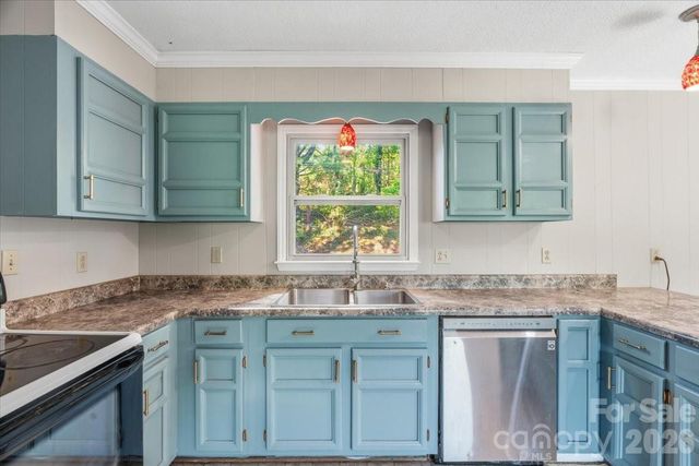 14 Jack Sullins Road, Spruce Pine, NC 28777