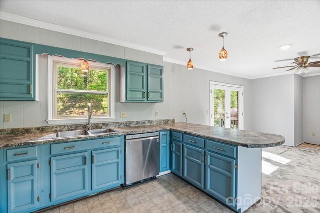 14 Jack Sullins Road, Spruce Pine, NC 28777