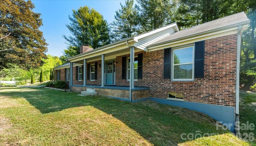 14 Jack Sullins Road, Spruce Pine, NC 28777