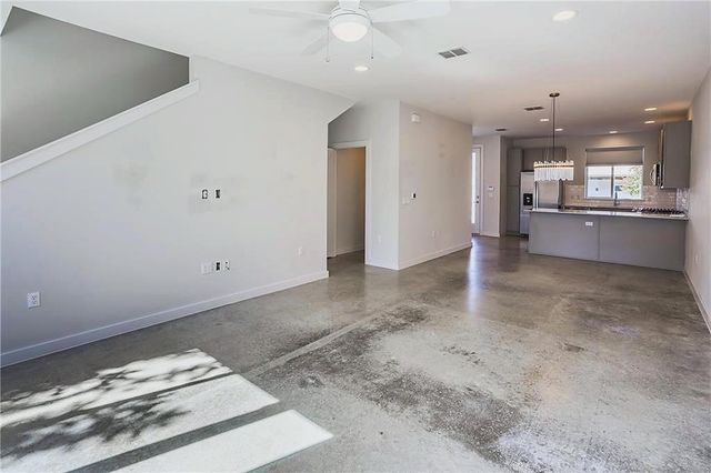 801 N Bluff DR 40, Austin, TX 78745