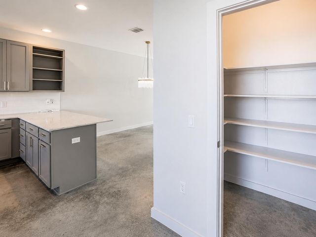 801 N Bluff DR 40, Austin, TX 78745