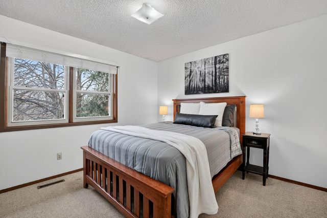 821 9th Avenue, Gilbertville, IA 50634