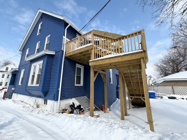 11 Crown St, Springfield, MA 01108