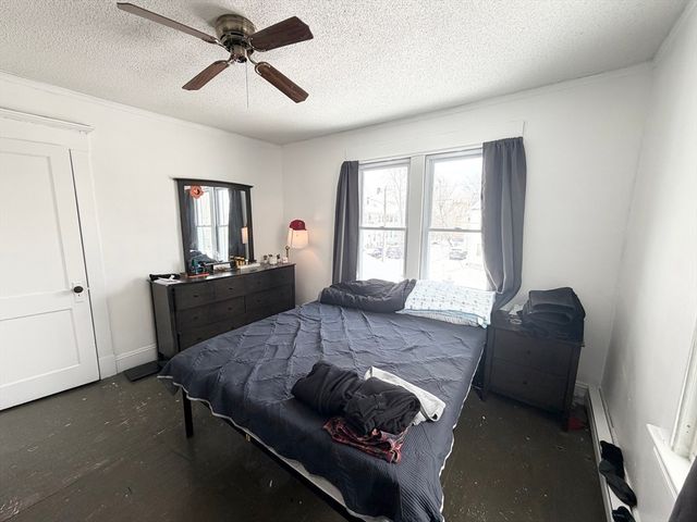 11 Crown St, Springfield, MA 01108