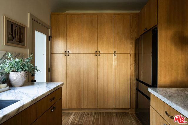 1825 Redesdale Avenue, Los Angeles, CA 90026