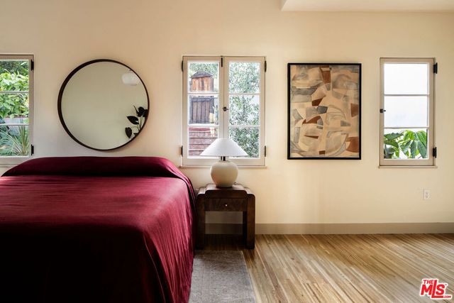 1825 Redesdale Avenue, Los Angeles, CA 90026